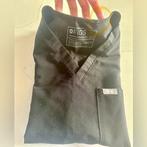 XS/P Figs scrub top (black)